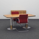 Konferenztisch mit Sideboard in Nussbaum mit Wilkhahn Stühlen