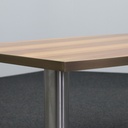 Konferenztisch mit Sideboard in Nussbaum mit Wilkhahn Stühlen