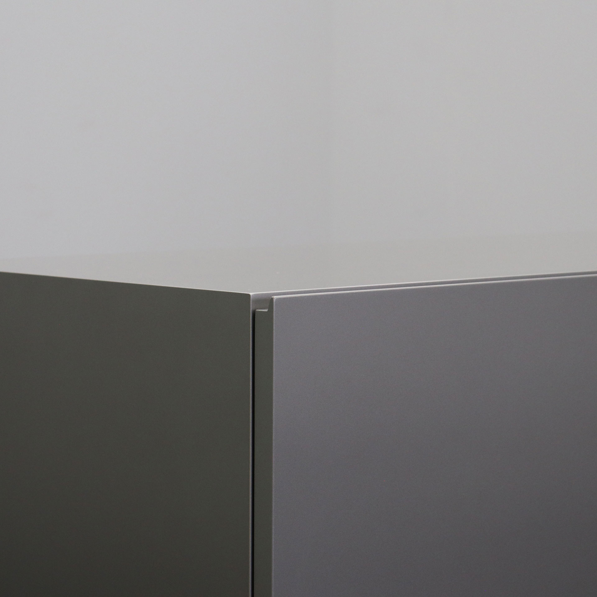 Schiebetürschrank Silbergrau