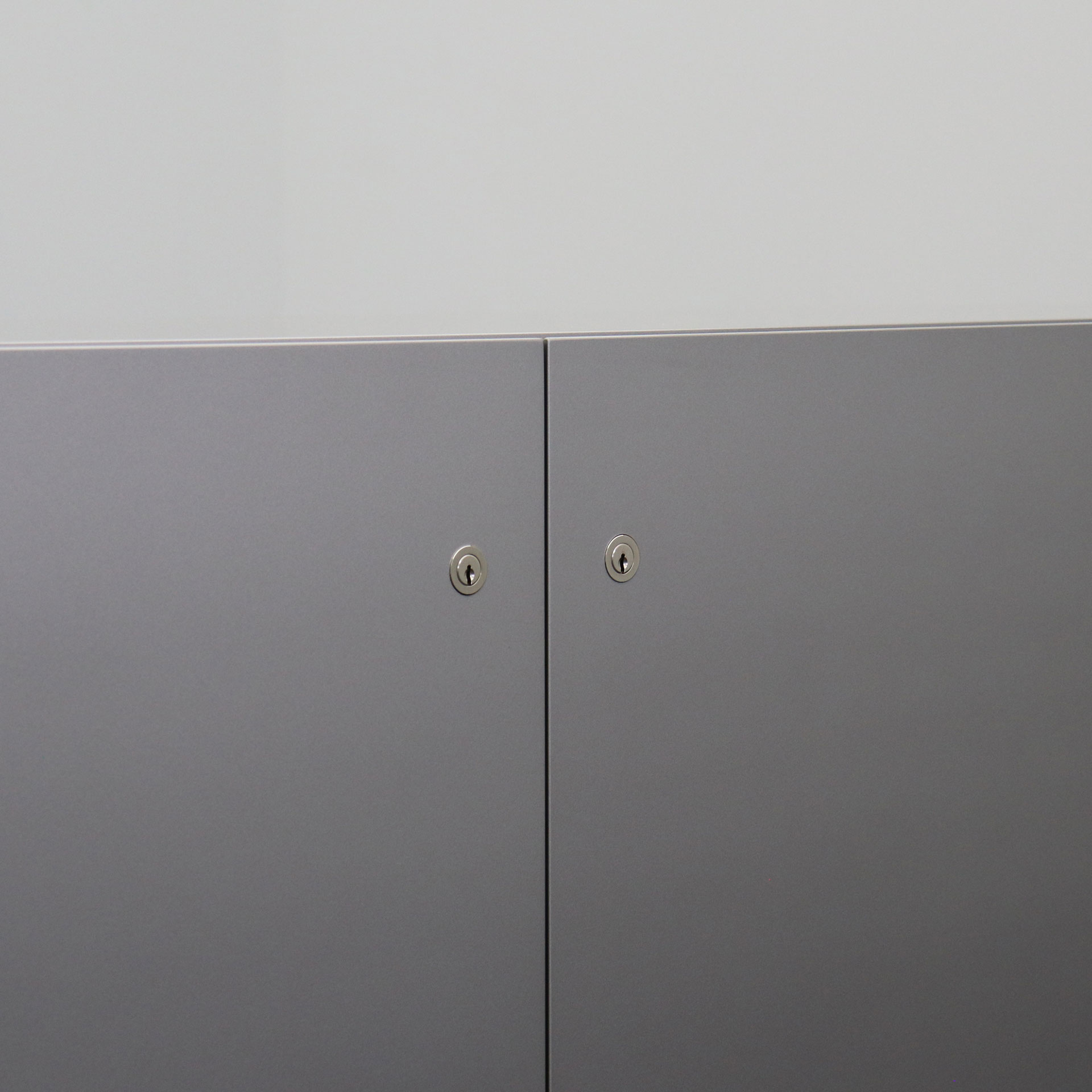 Schiebetürschrank Silbergrau