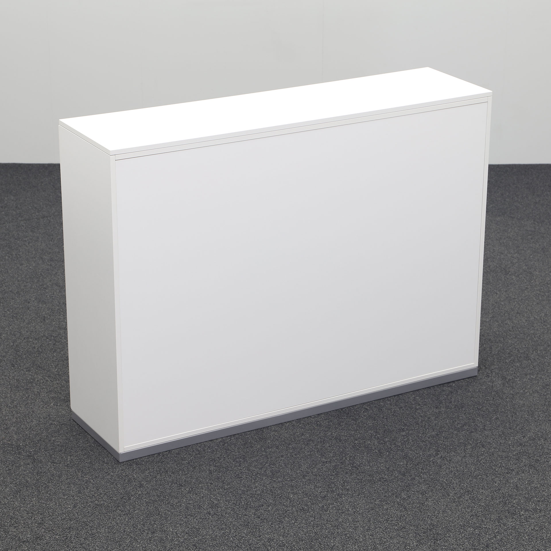 Schiebetürschrank Steelcase