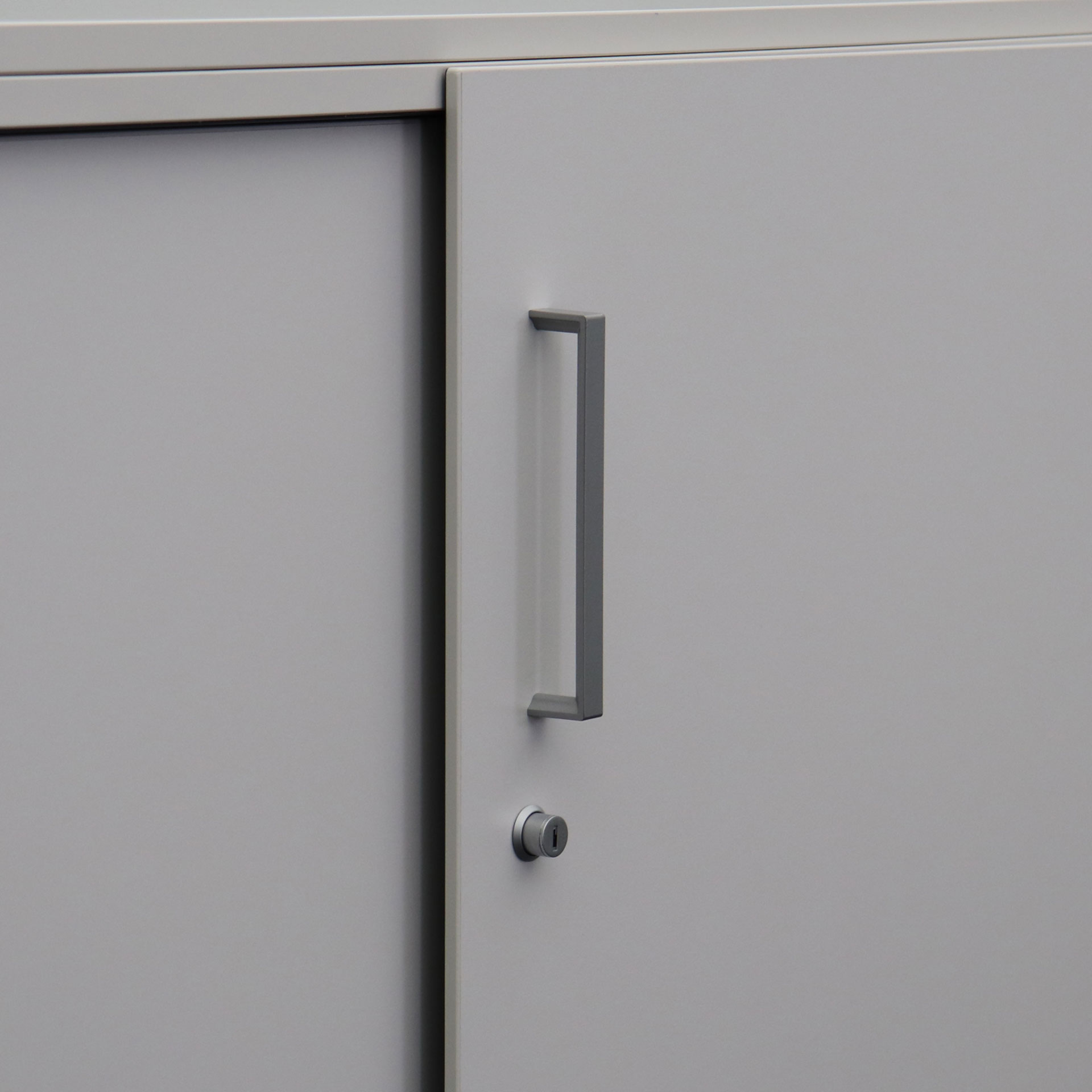 Schiebetürschrank Steelcase