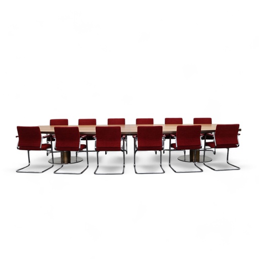 Grosser Nussbaum Besprechungstisch mit Wilkhahn Stühlen