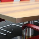 Grosser Nussbaum Besprechungstisch mit Wilkhahn Stühlen