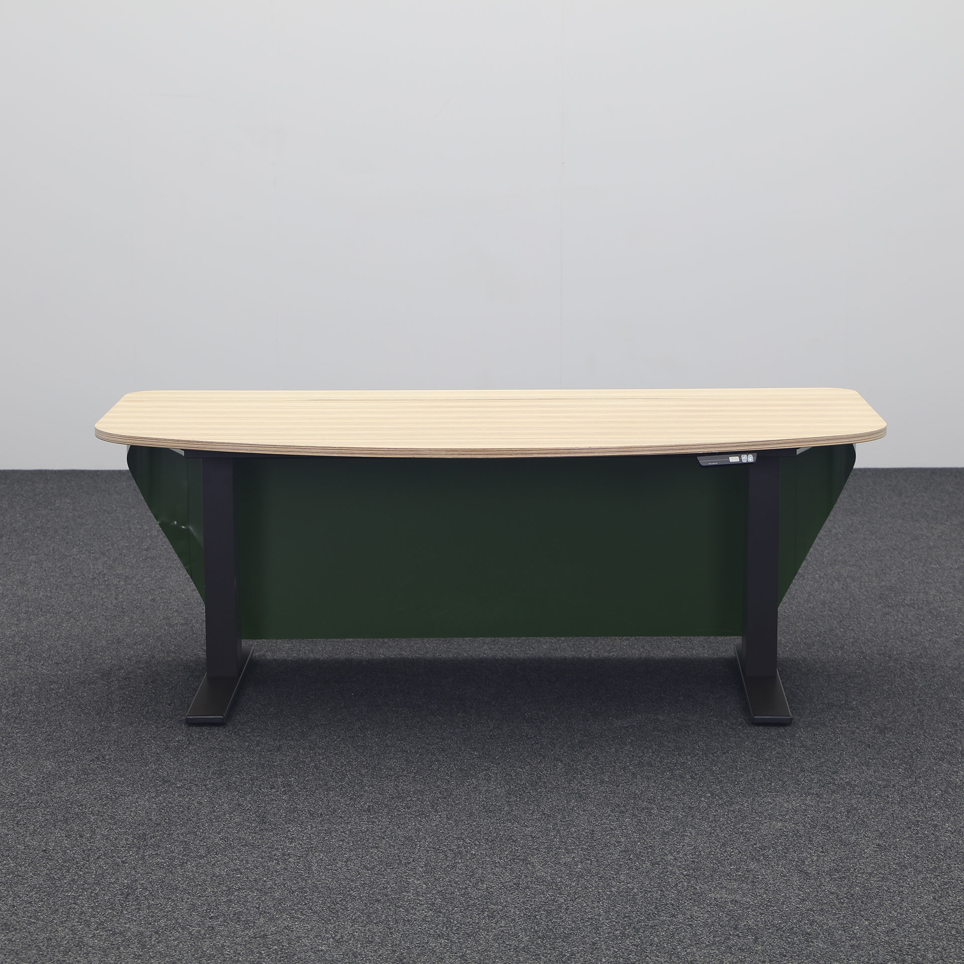 Schreibtisch el. höhenverstellbar Lista LO mit Sichtschutz