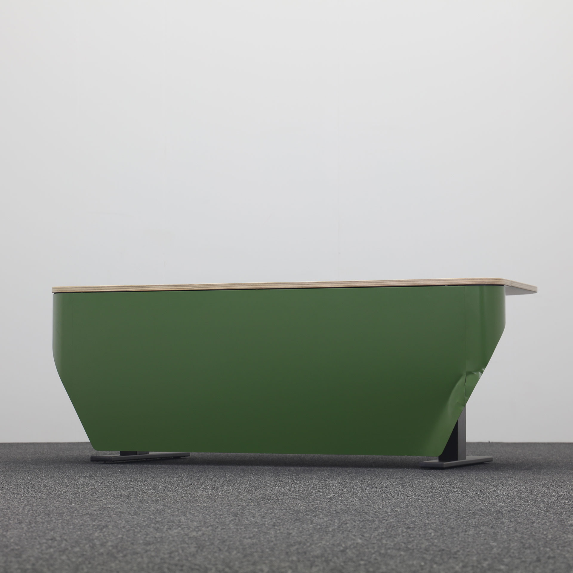 Schreibtisch el. höhenverstellbar Lista LO mit Sichtschutz