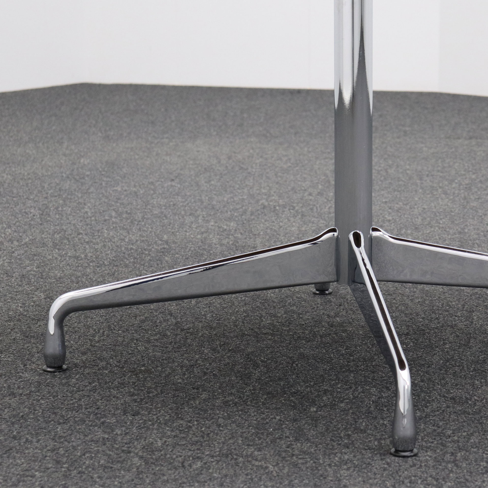 Sitzungstisch Vitra Eames