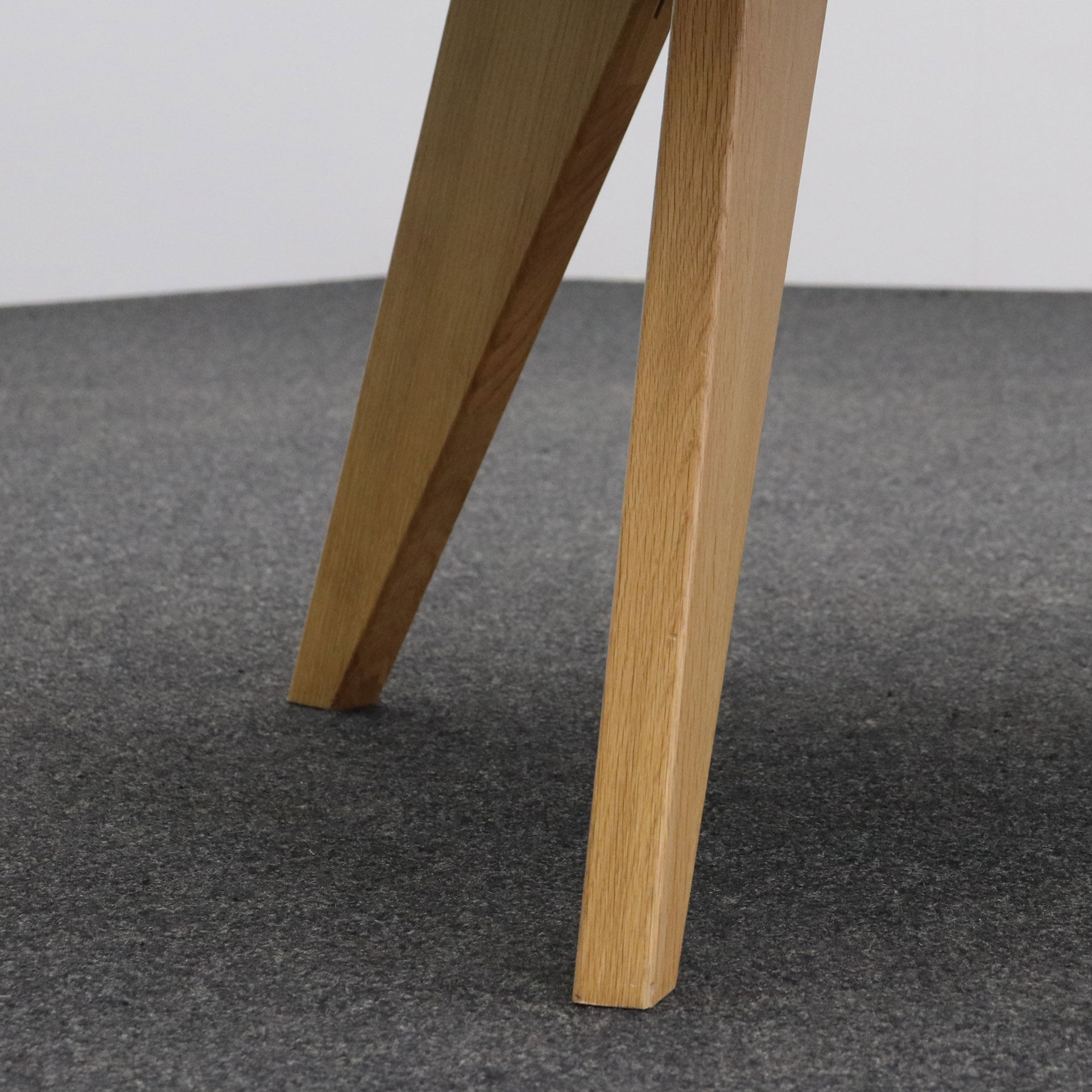 Sitzungstisch Vitra Guéridon