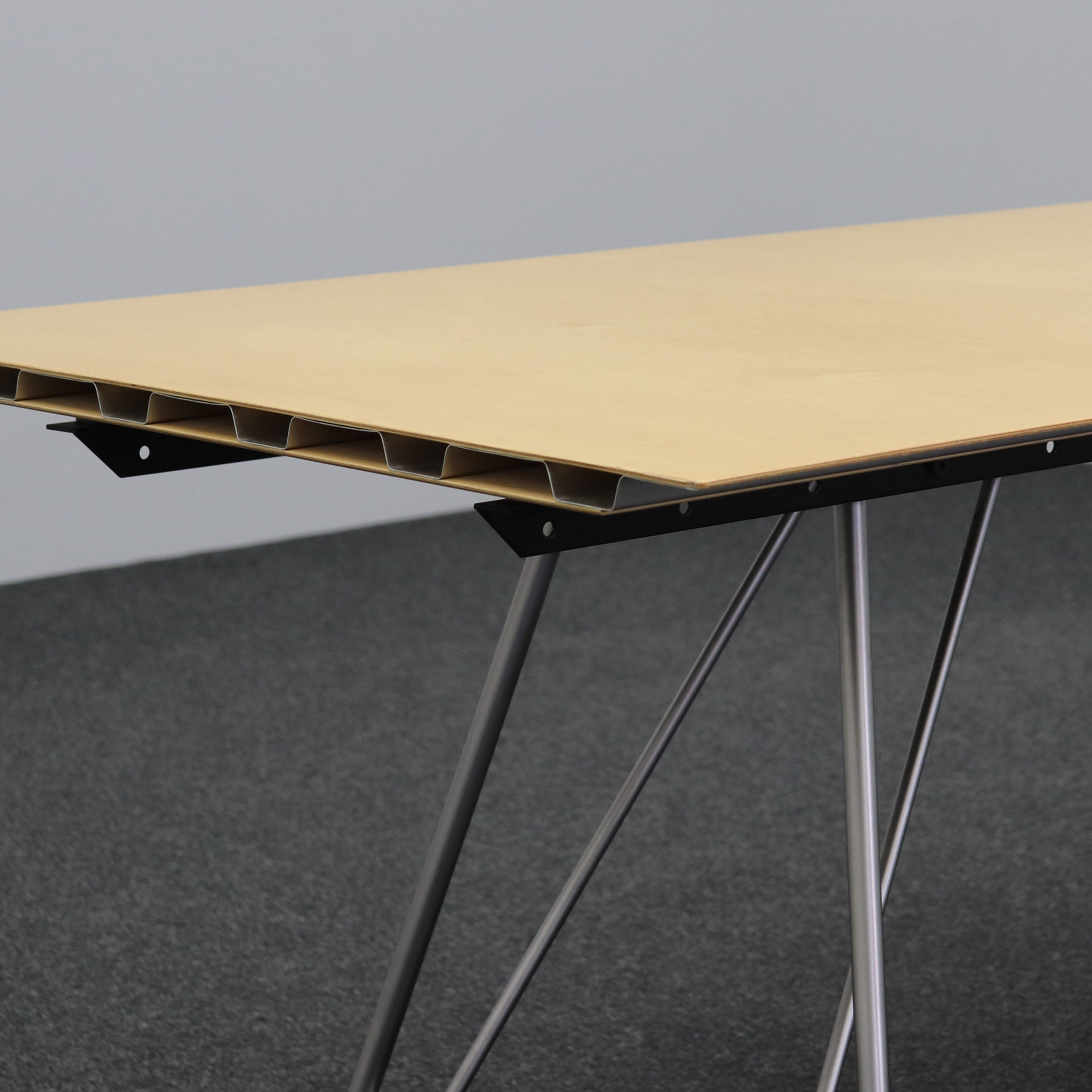 Uni Standard Tisch von Atelier Alinea