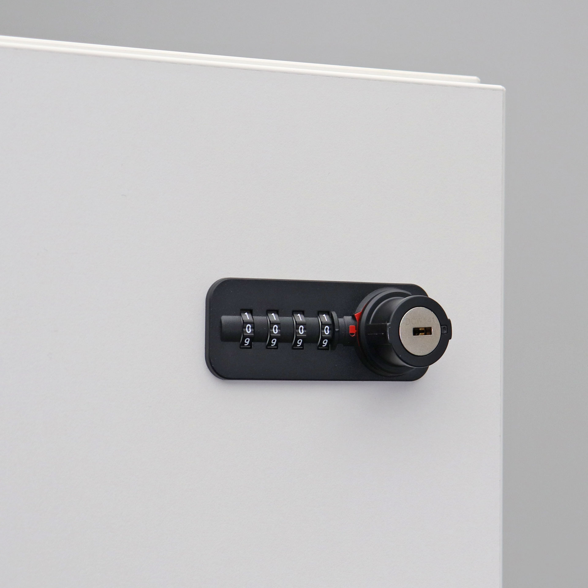 Garderobenschrank Bene