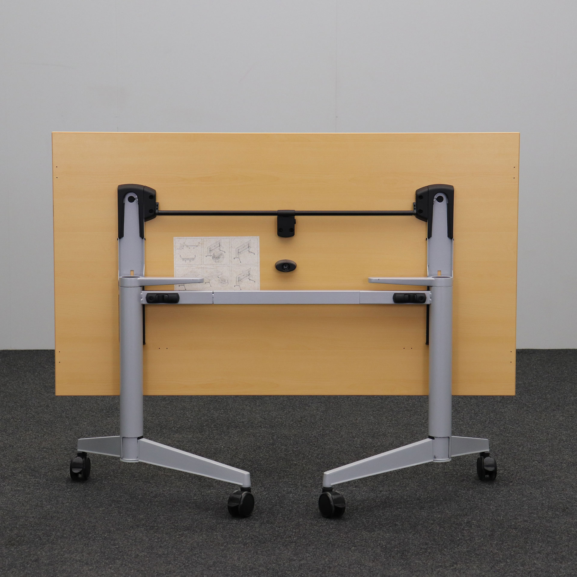Klapptisch Steelcase