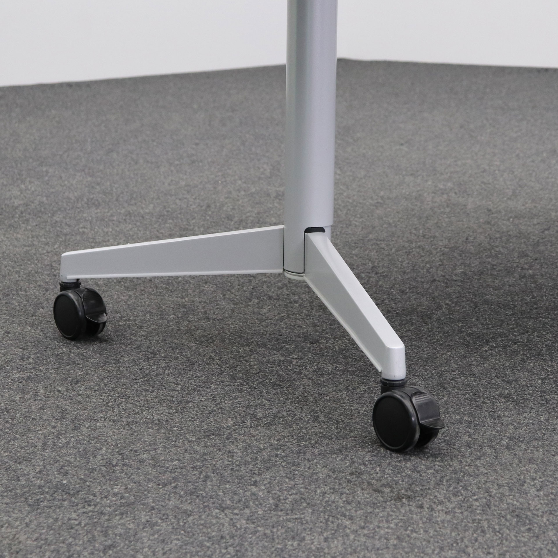 Klapptisch Steelcase