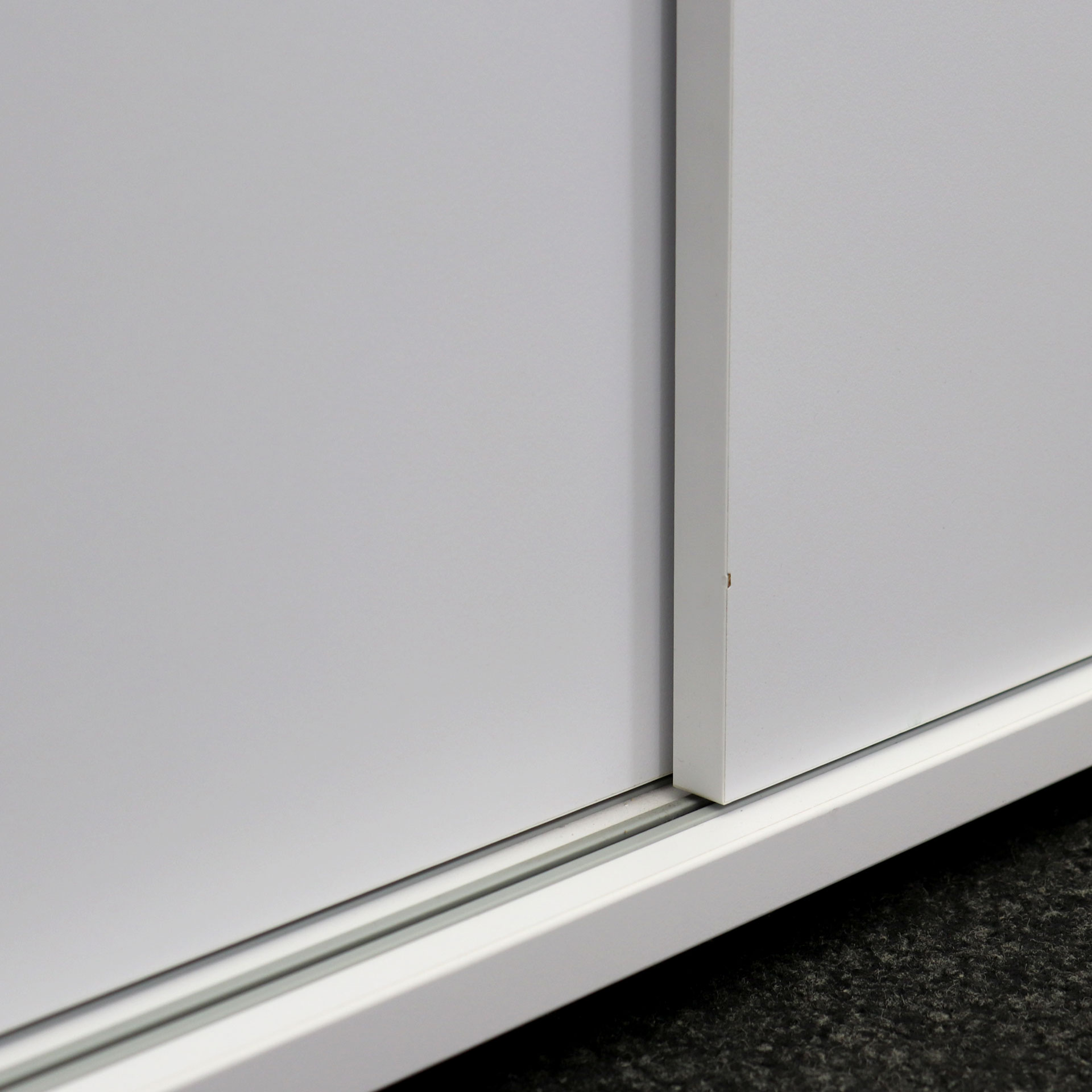Schiebetürschrank */*/* Andere */*/*
