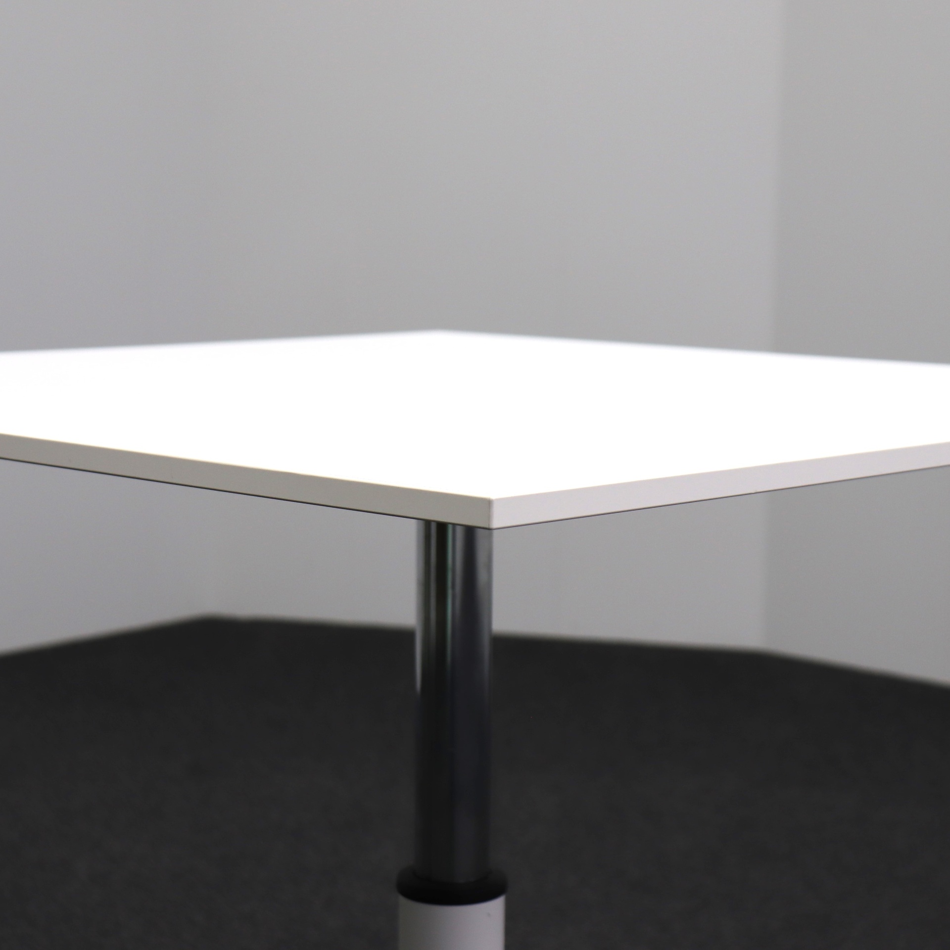 Stehkonferenztisch Steelcase