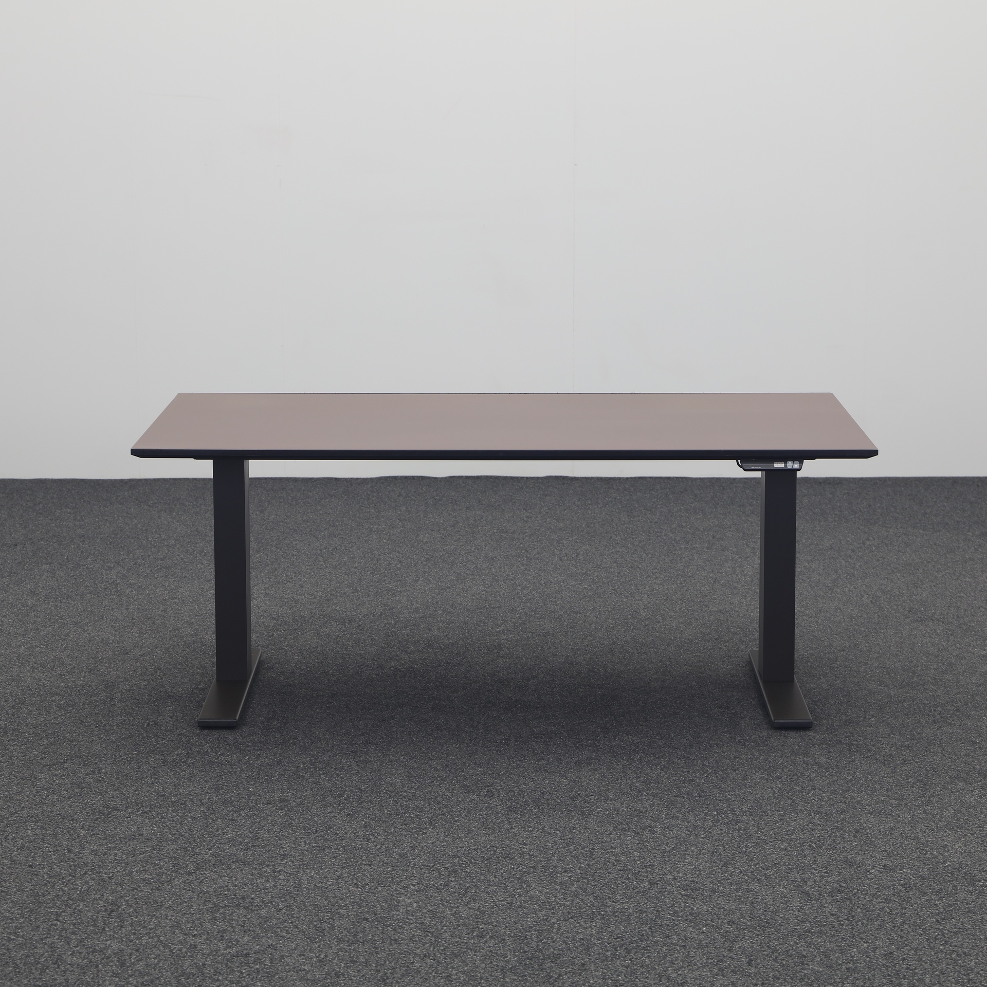 Schreibtisch el. höhenverstellbar Lista LO