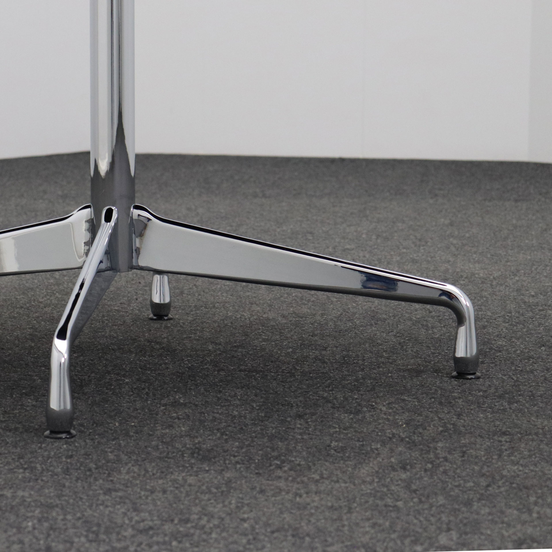 Sitzungstisch Vitra Eames