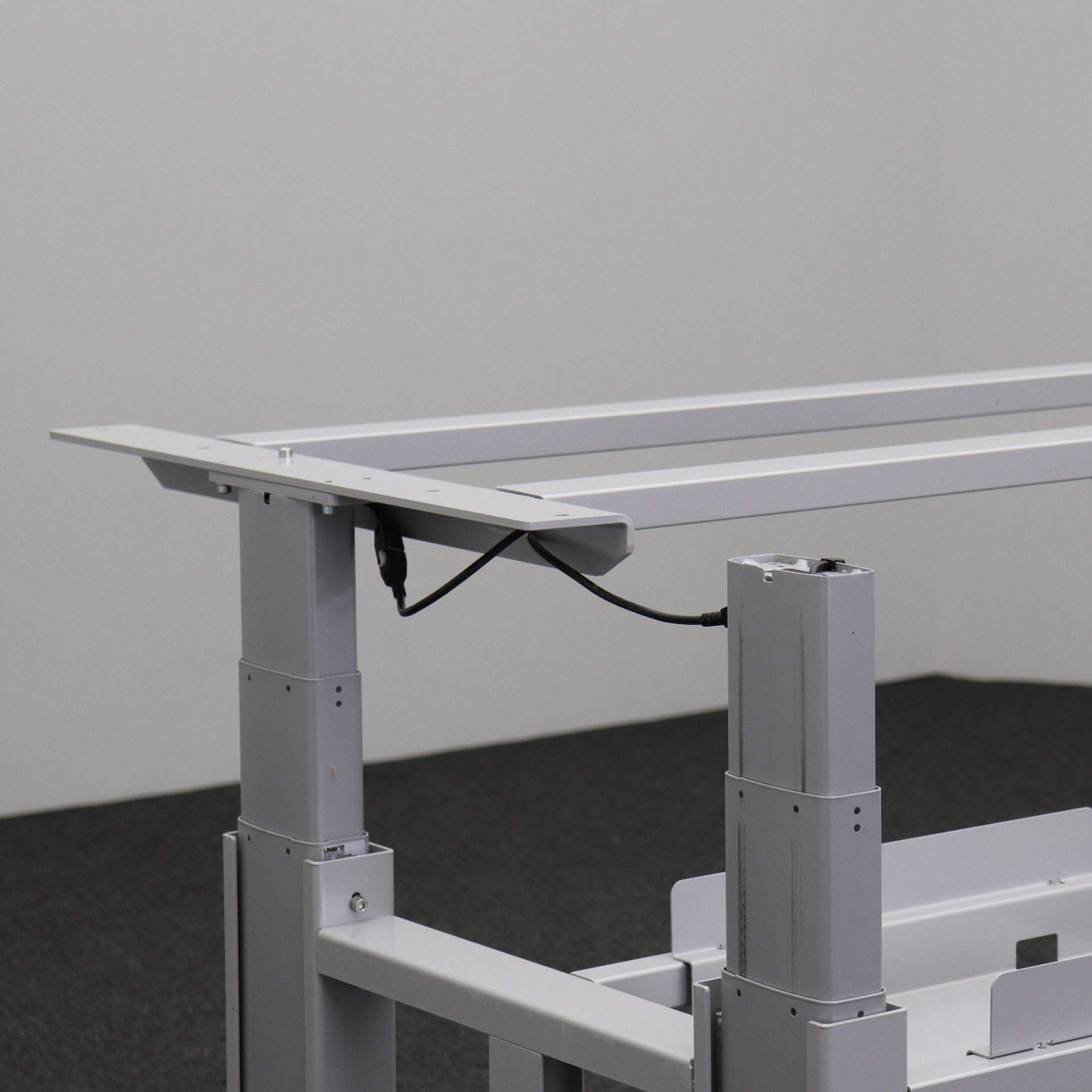 Elektrisch höhenverstellbares Tischgestell Deskflex