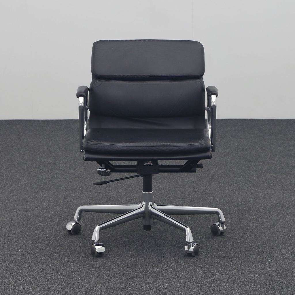 Vitra Soft Pad Chair EA 217