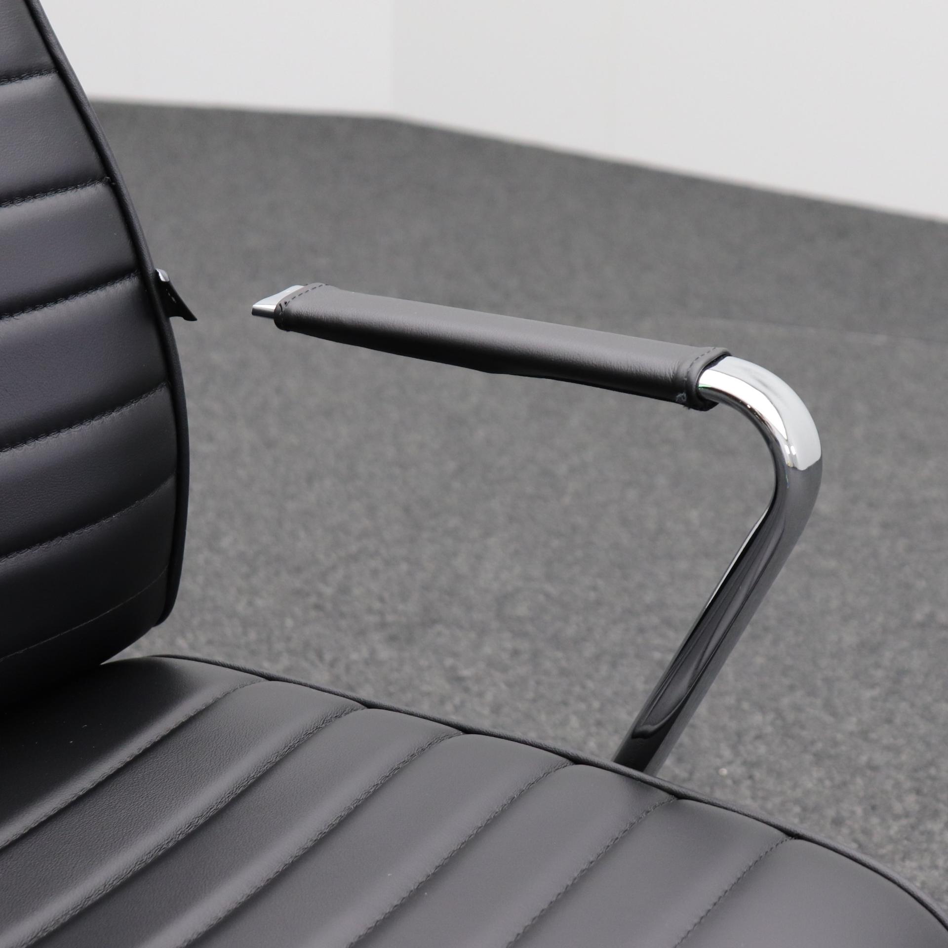 Eleganter Sessel Chairman X Leder Chefsessel