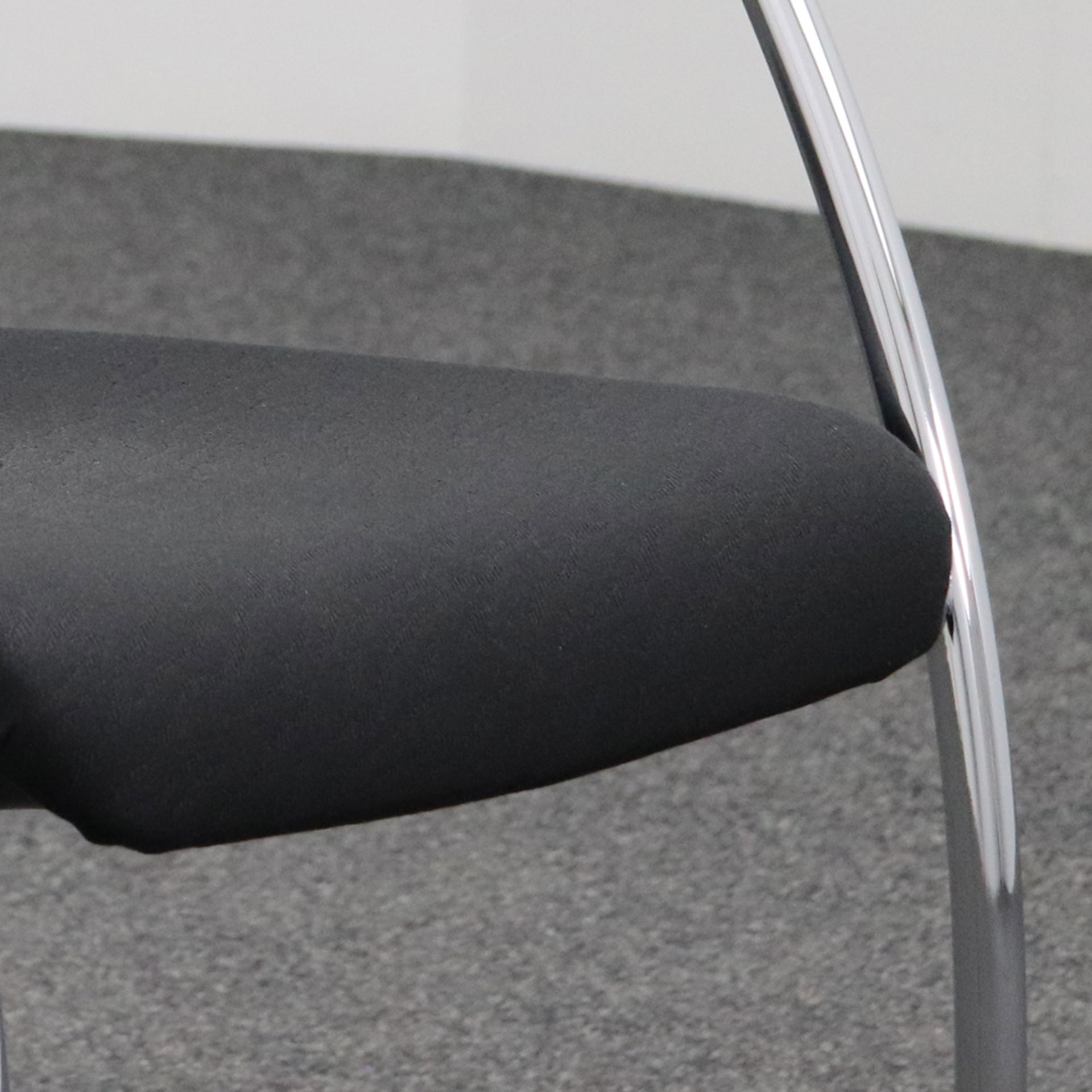 Stapelbarer Konferenzstuhl Giroflex 16