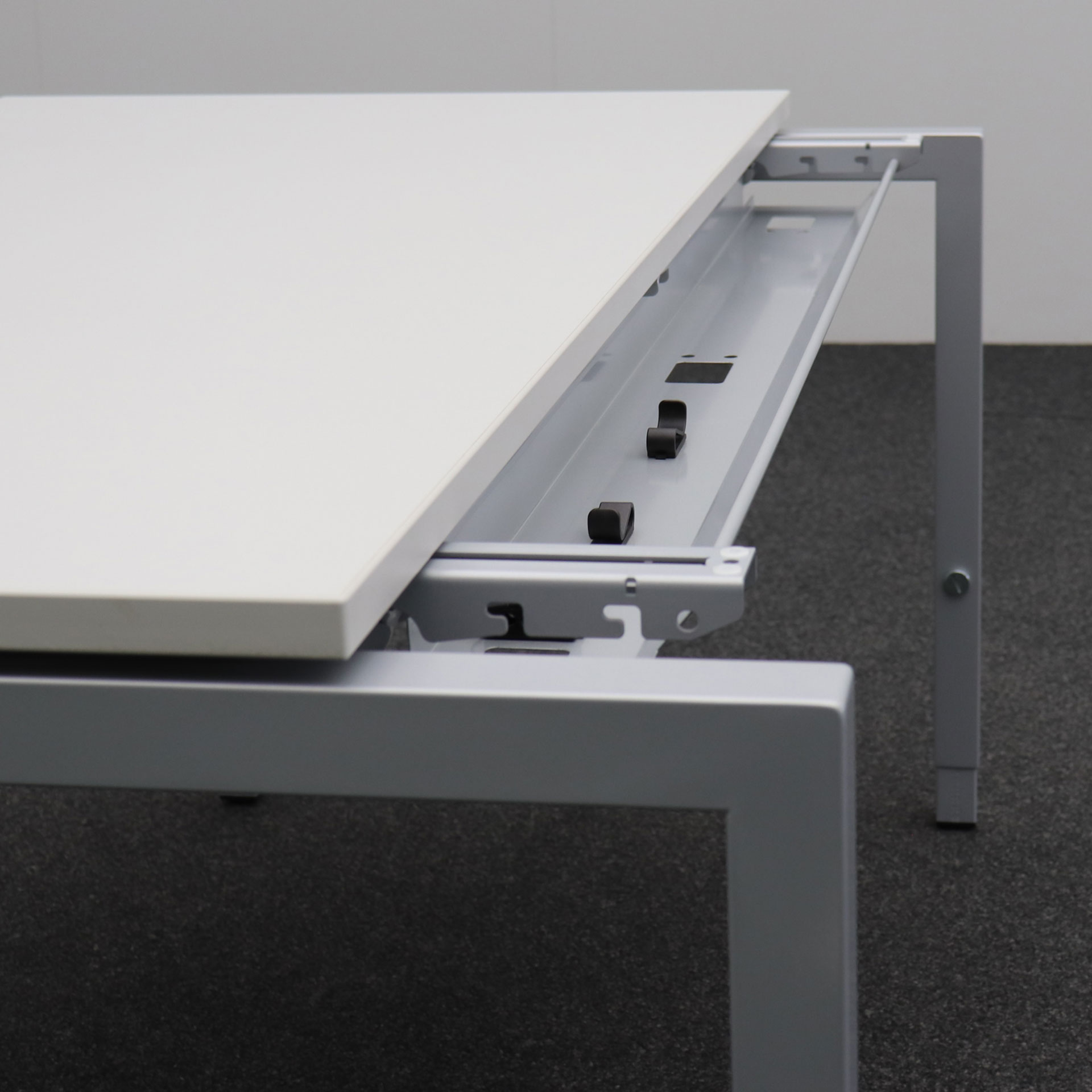 Schreibtisch Steelcase FrameOne