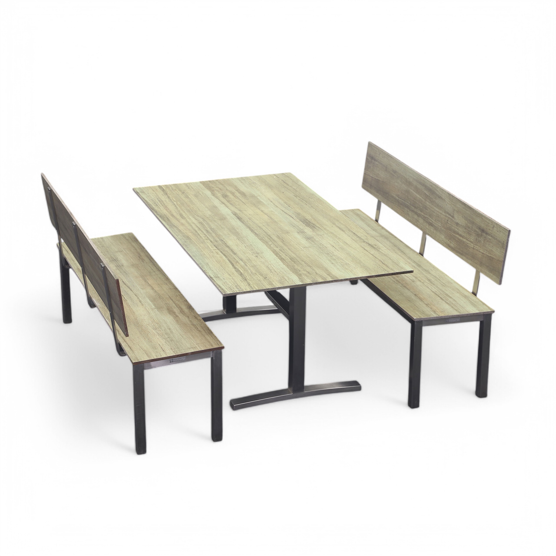 Eleganter Gartentisch mit 2 Bänken von Hunn Gartenmöbel