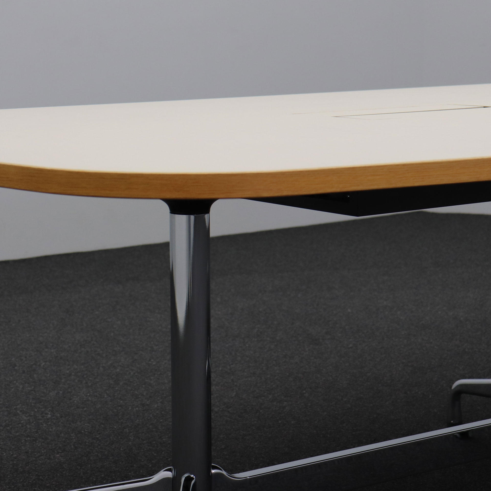 Konferenztisch Vitra Eames Linoleum