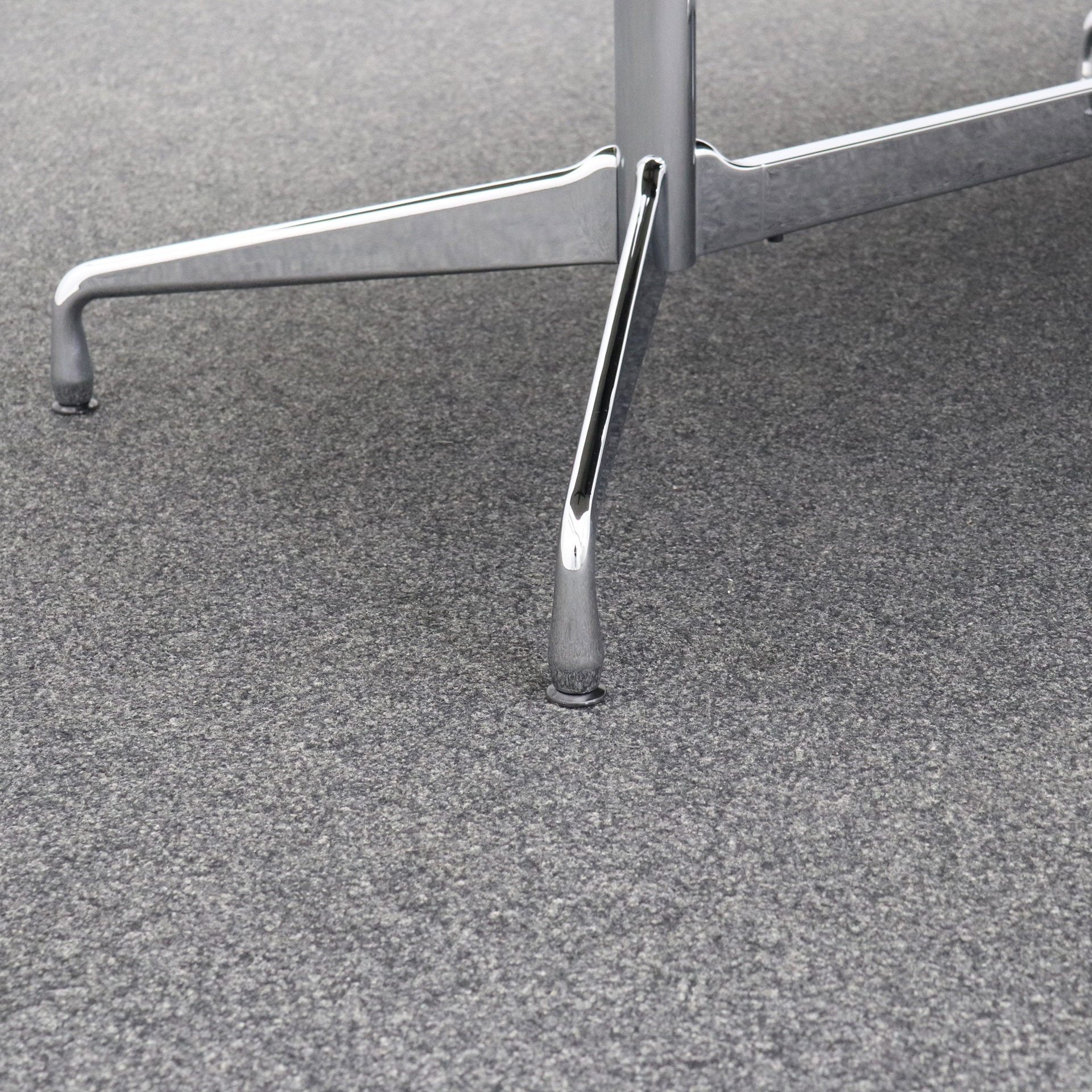 Konferenztisch Vitra Eames Linoleum