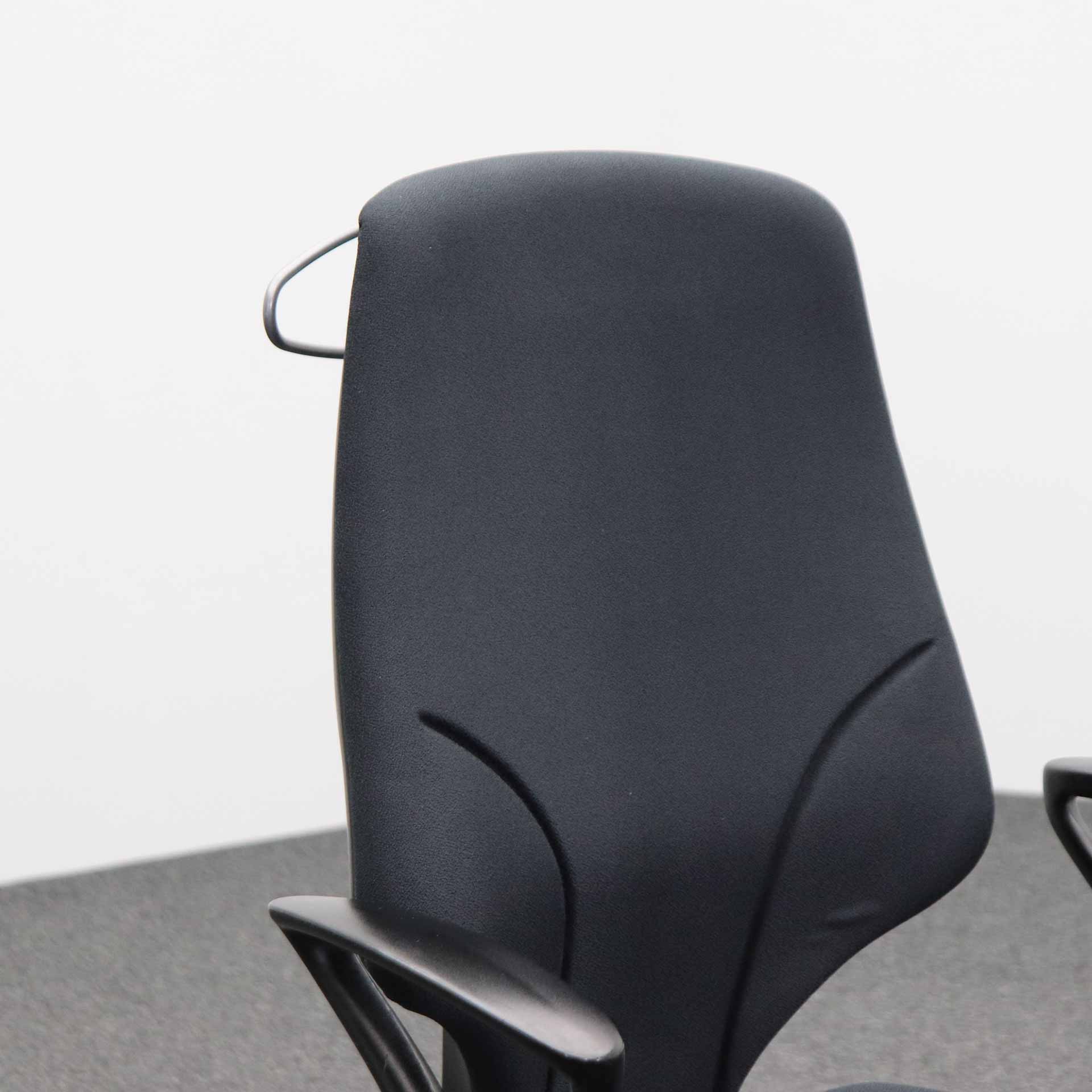 Bürostuhl Giroflex 64 mit Kleiderbügel