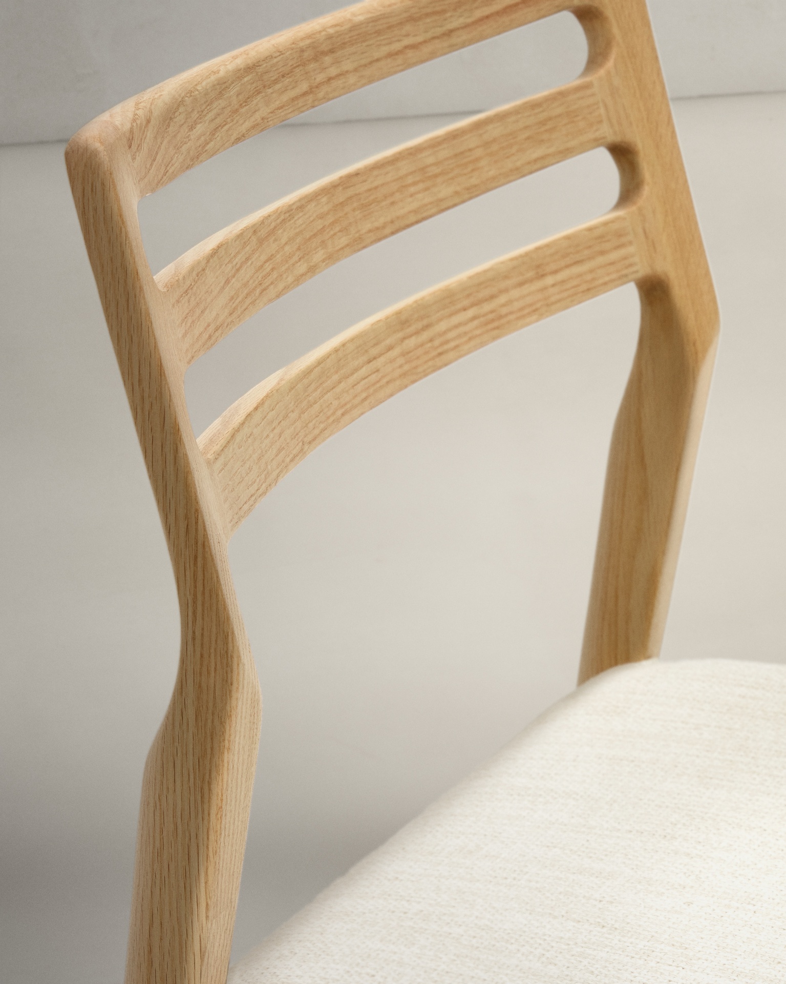 Cudia chair removable cover in beige chenille solid oak wood natural finish FSC Mix Credit