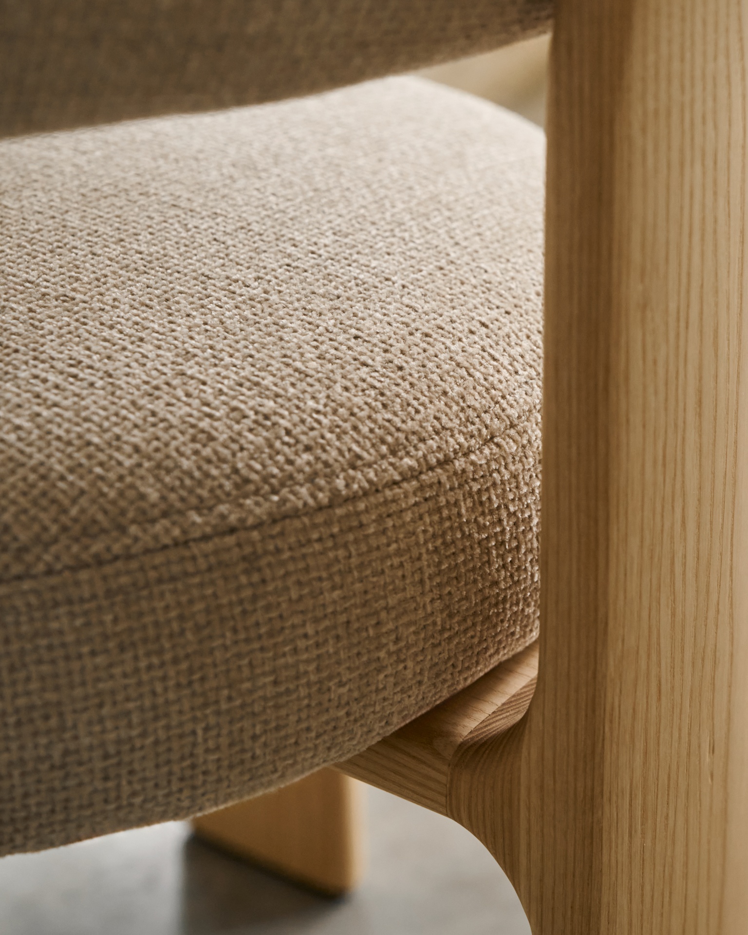 Granite 3-legged chair in beige chenille and solid ash wood in a natural finish FSC 100%