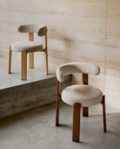 Granite chair in beige chenille and with solid ash wood in a walnut finish FSC 100%