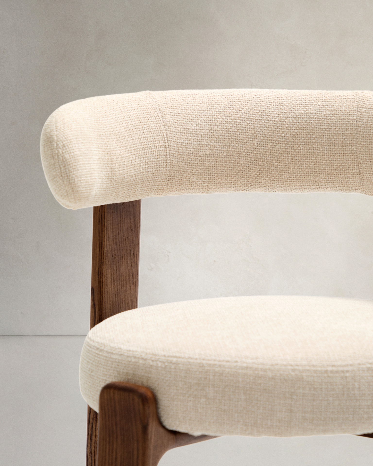Granite chair in beige chenille and with solid ash wood in a walnut finish FSC 100%