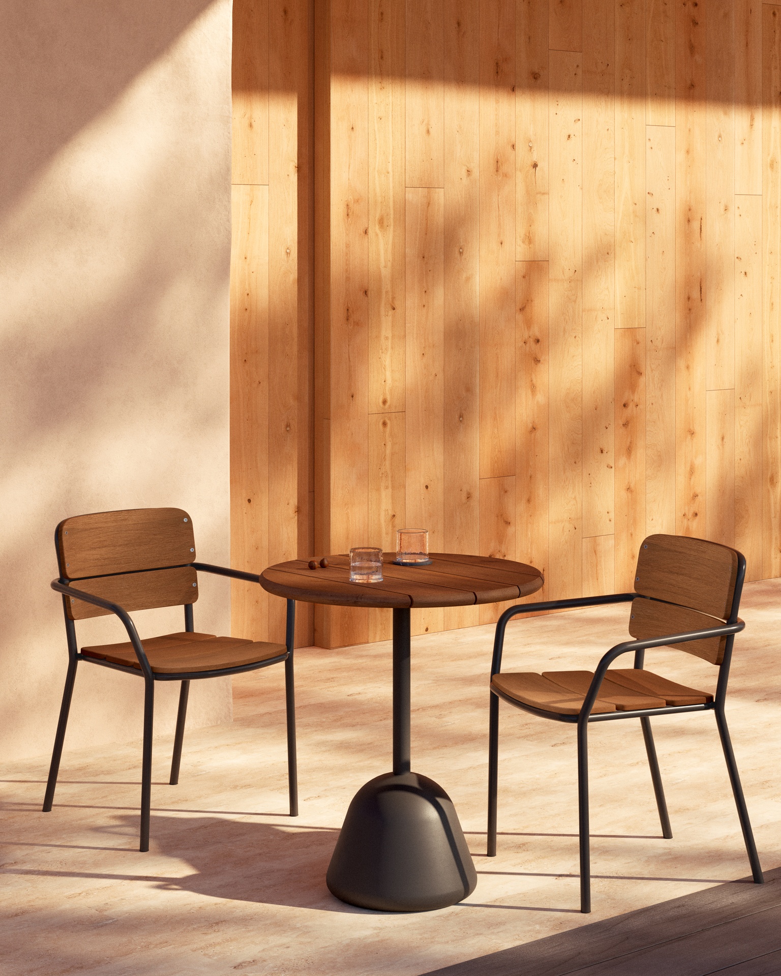 Algueret Chair made of solid eucalyptus wood with natural finish and black aluminum FSC 100%