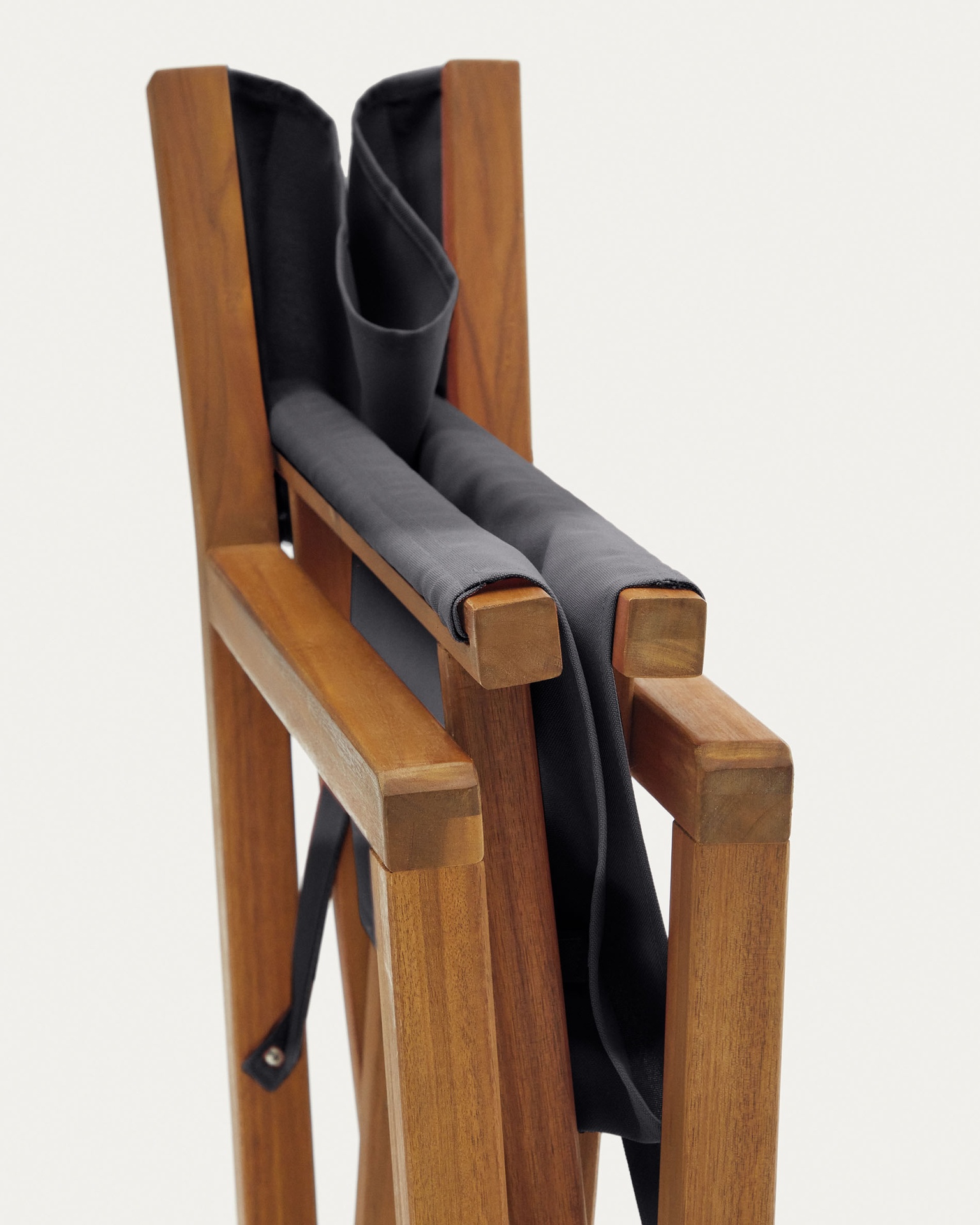 Thianna folding outdoor chair in black with solid acacia wood FSC 100%