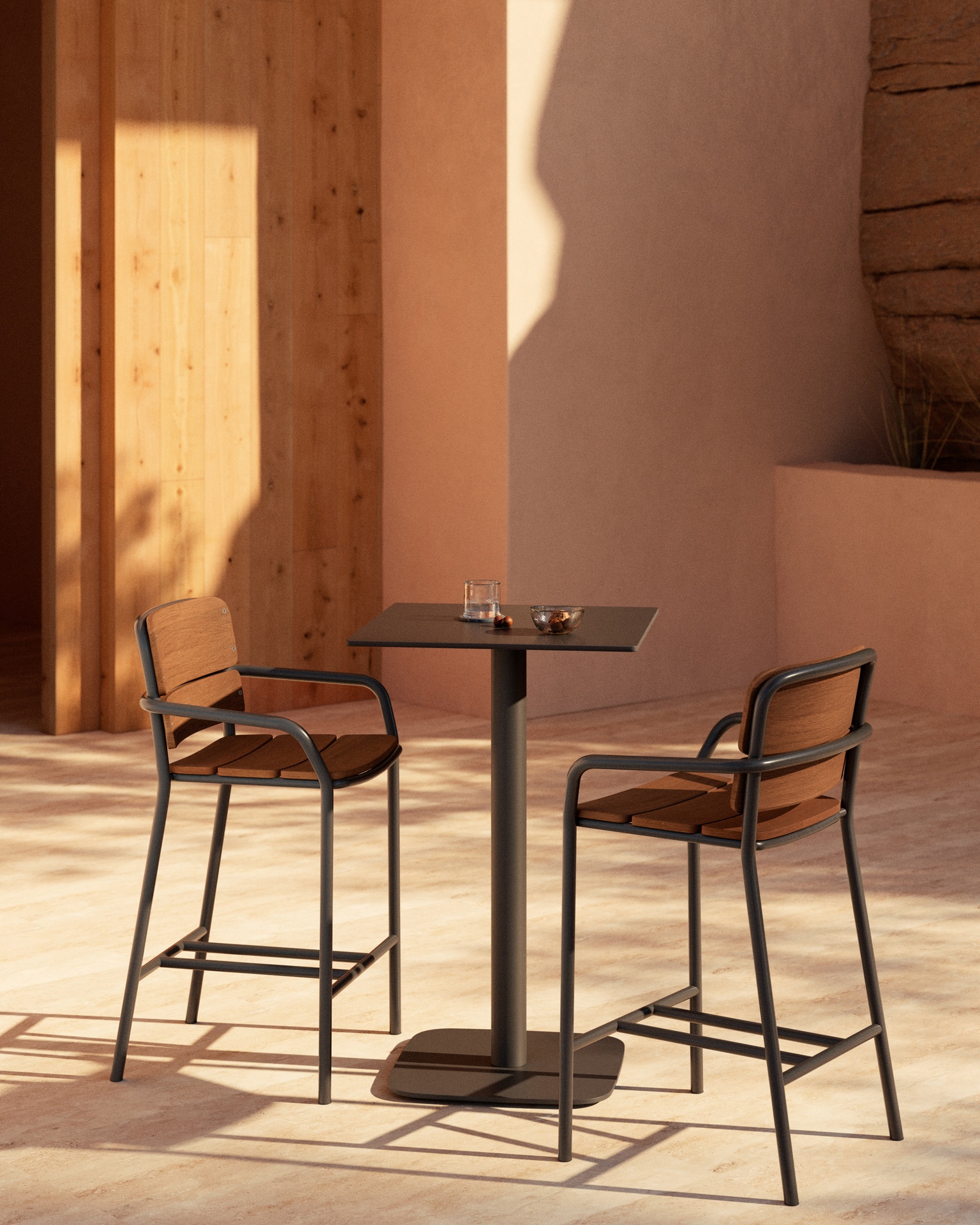 Algueret Stool Solid Eucalyptus Wood Natural Finish and Black Aluminum 65 cm FSC 100%