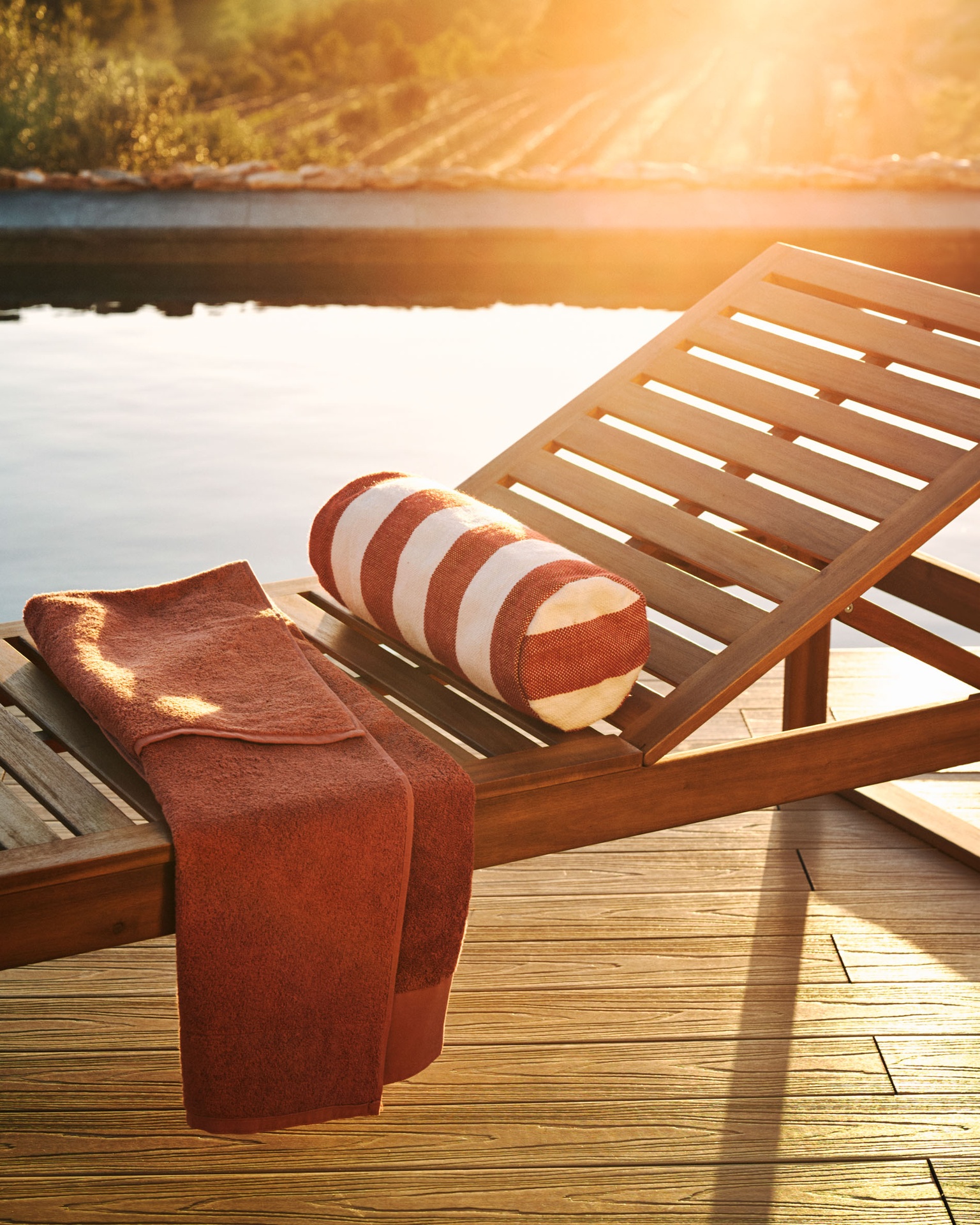 Sulamita outdoor sun lounger made from solid acacia wood FSC 100%