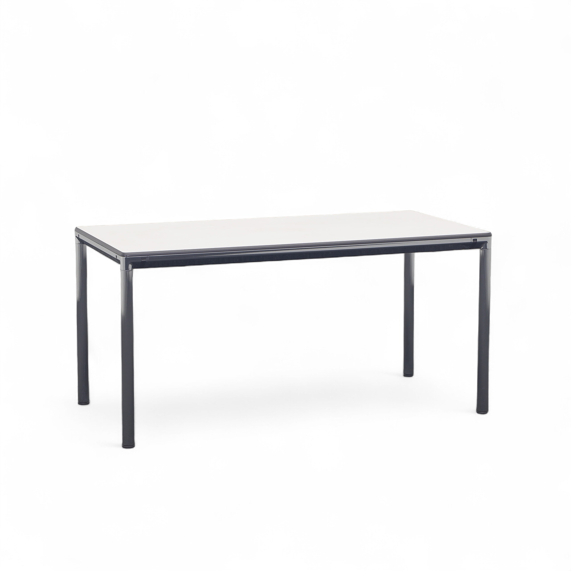 Schreibtisch Wilkhahn 150x75 cm, Lichtgrau/Verchromt, Normal gebraucht, Bürotisch - für Büro oder Homeoffice