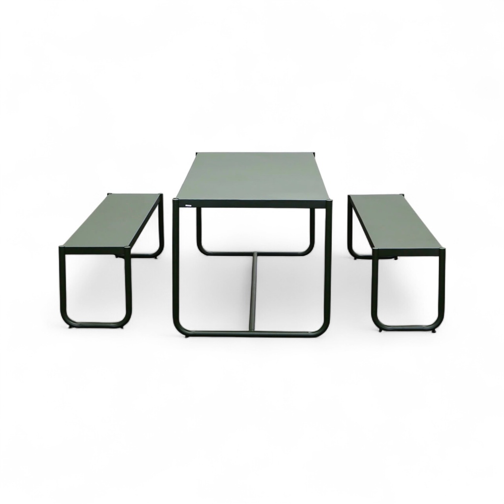 Kave Home Sotil Set aus 2 Bänken und Tisch aus verzinktem Stahl (Gut)