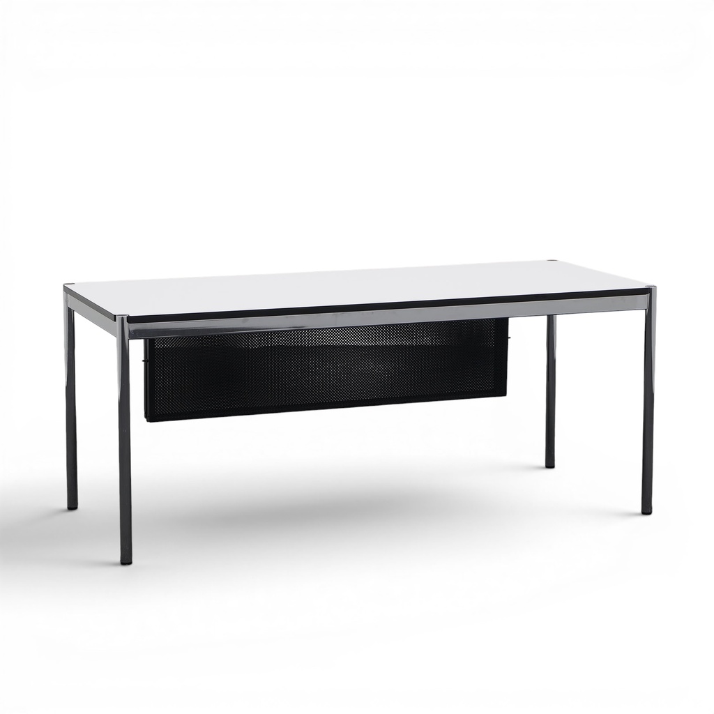 Design Schreibtisch USM Haller (Normal gebraucht)