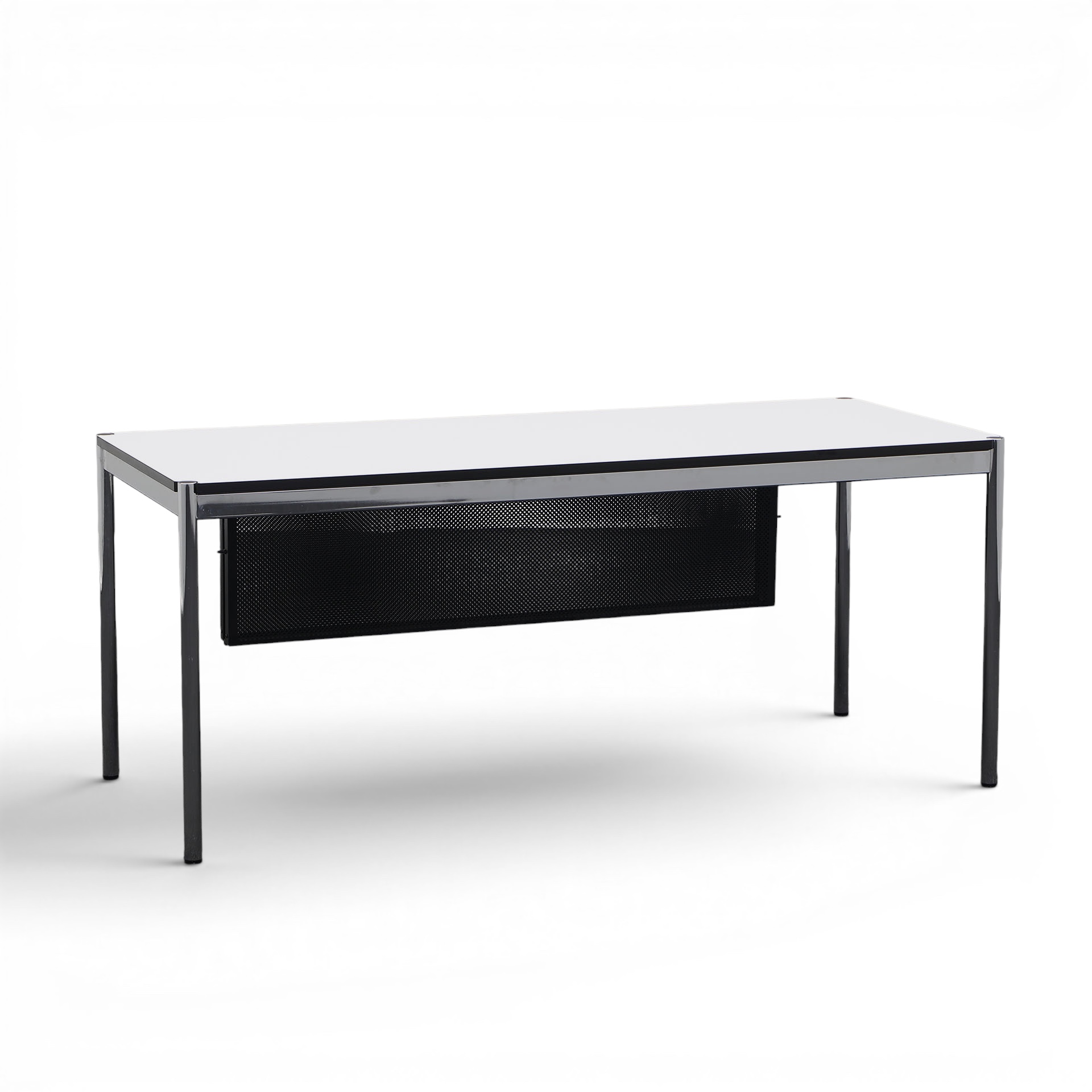 Design Schreibtisch USM Haller 175.0 x 75.0 cm, Perlgrau/Verchromt, Rechteckig, Normal gebraucht, Tisch - Swissmade & Design