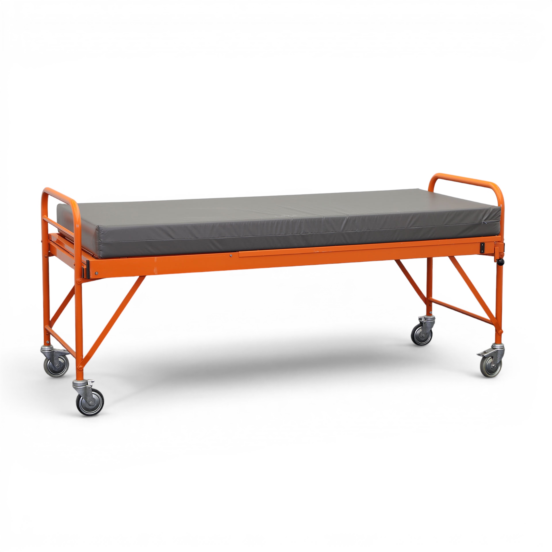 Image of Sanitätsbett Orange, Normal gebraucht