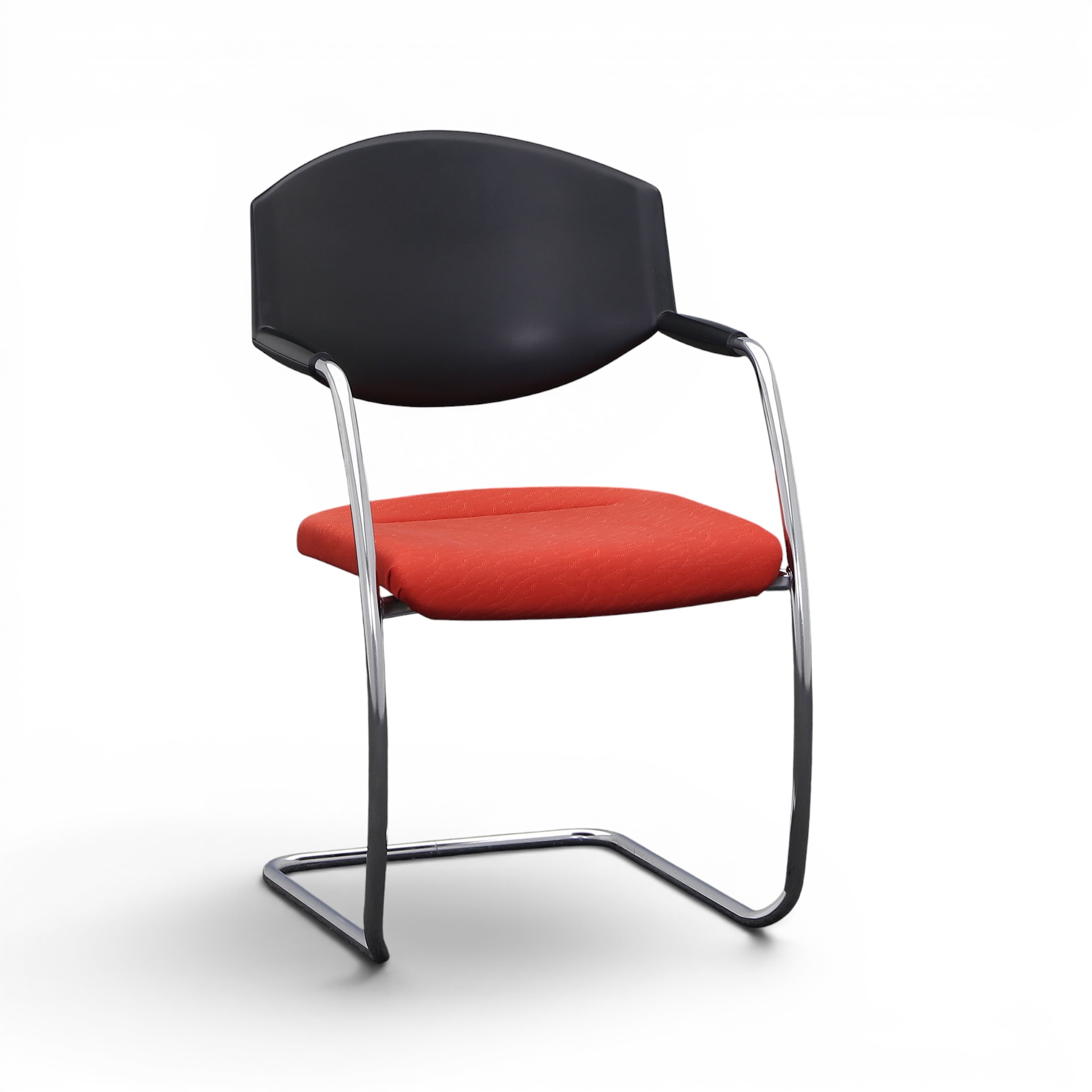Siège de conférence empilable Giroflex 16 Rouge avec accoudoirs fixes, Bâti de chaise cantilever, Normalement utilisé - Parfait pour les visiteurs et les invités