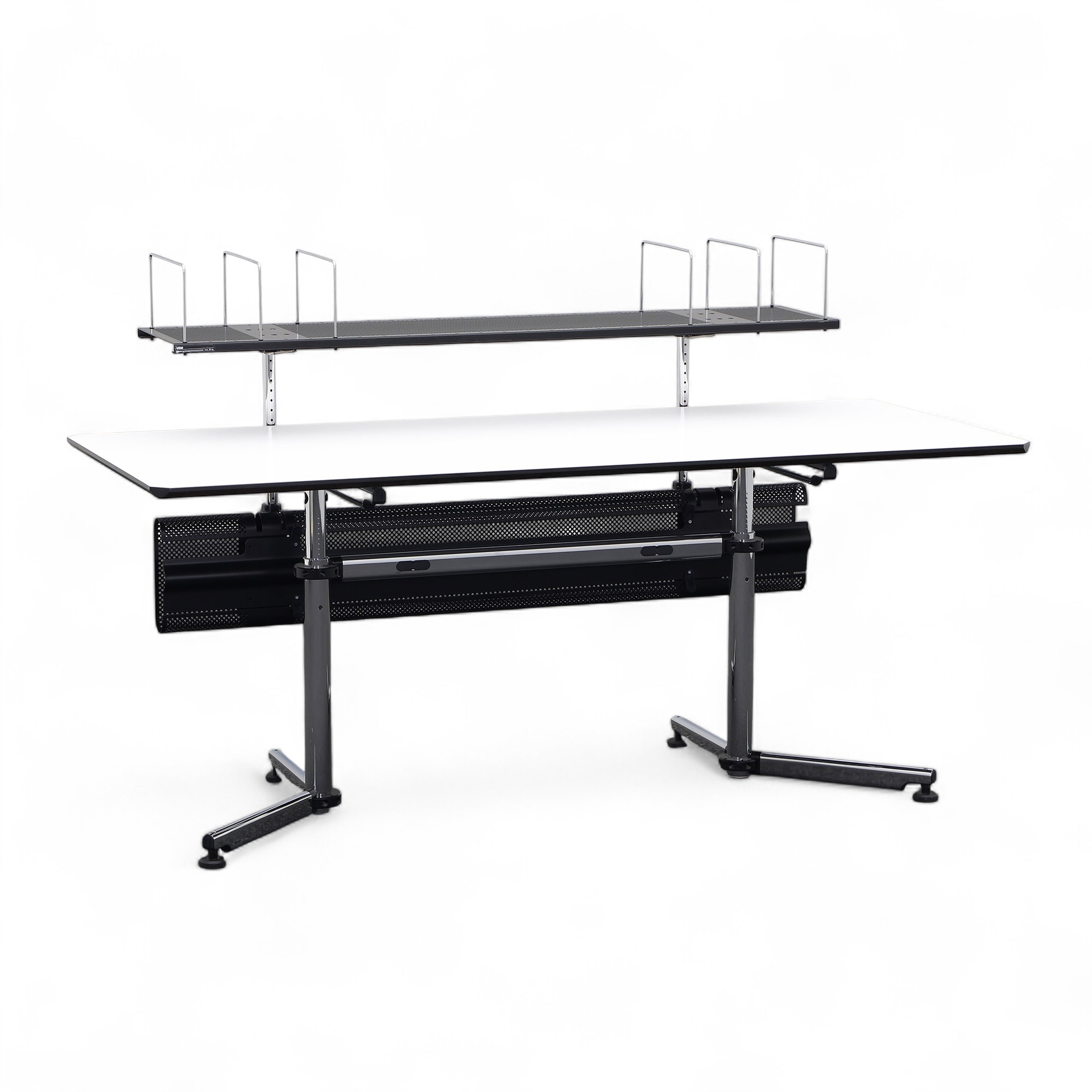 USM Kitos desk with cable duct & superstructure