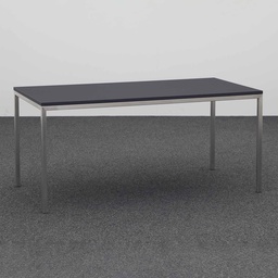 Bürotisch mit Chromstahlgestell