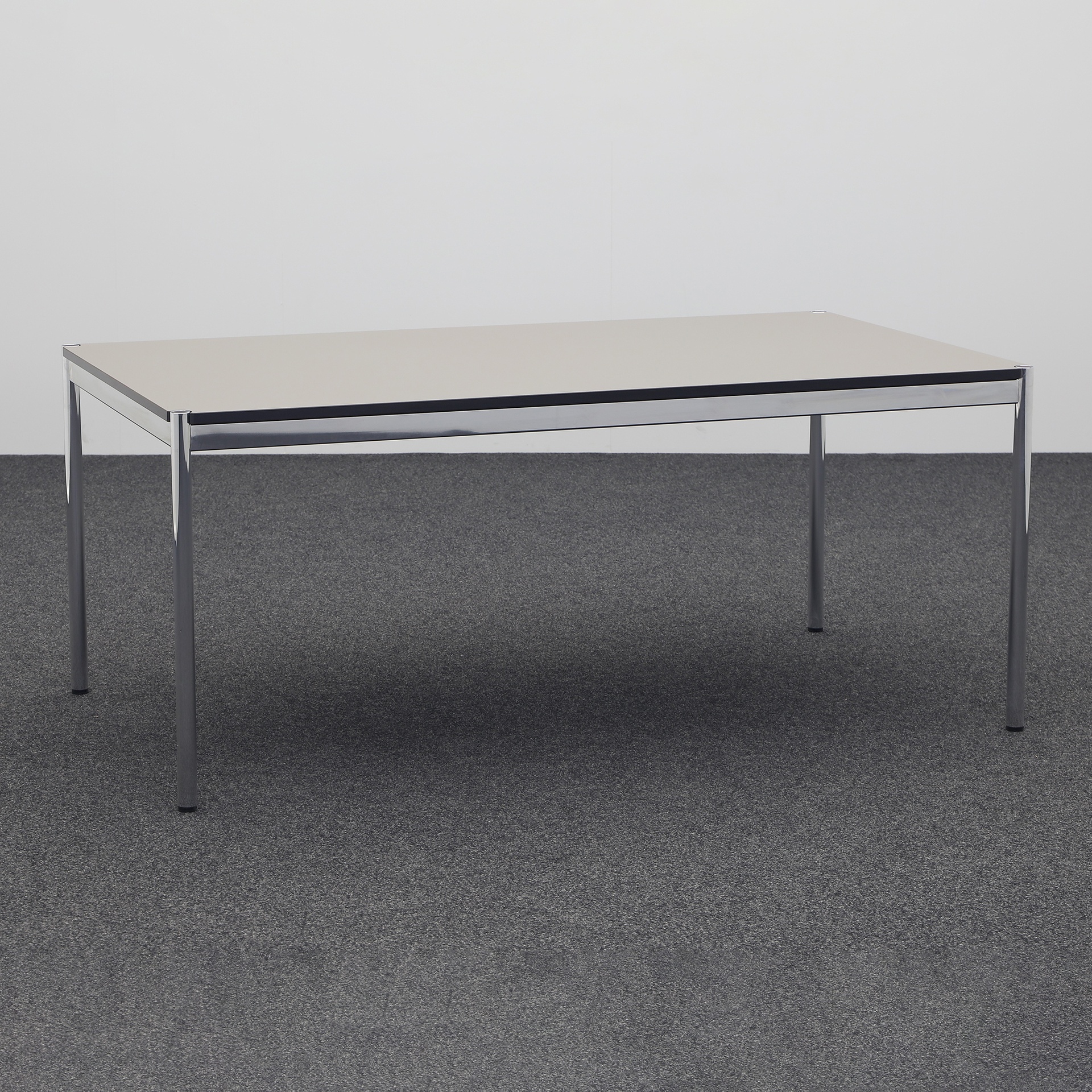 Tisch USM Haller