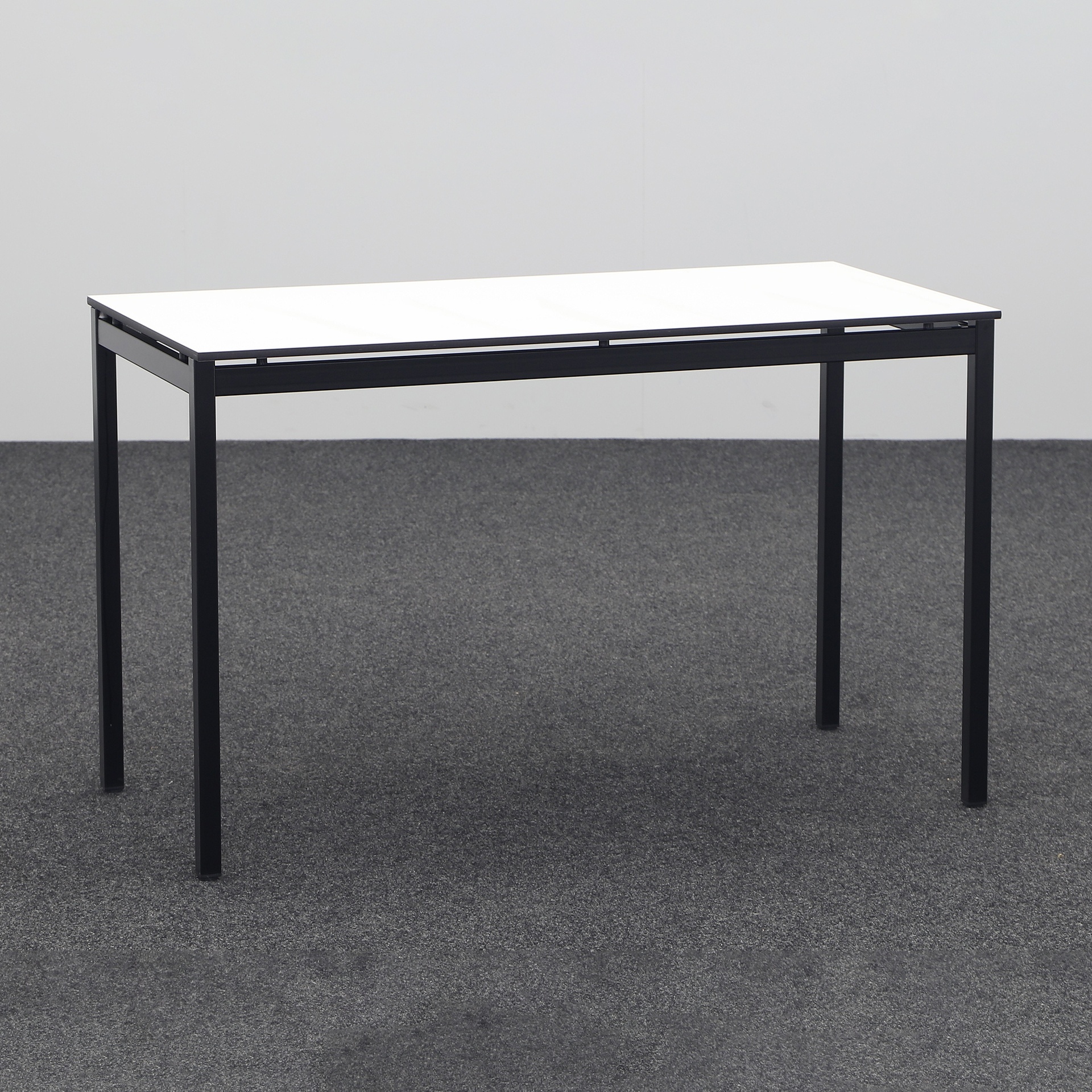 Desks Kim Rondo (Very good)