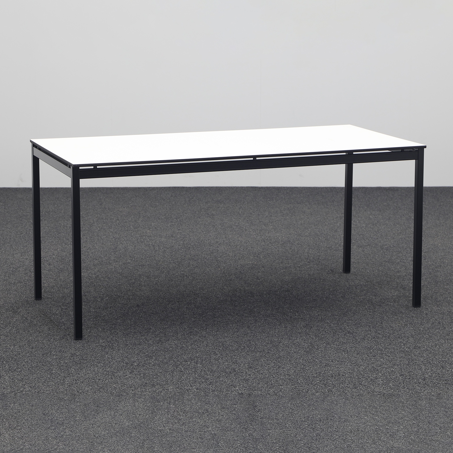 Kim Rondo desks (Very good)