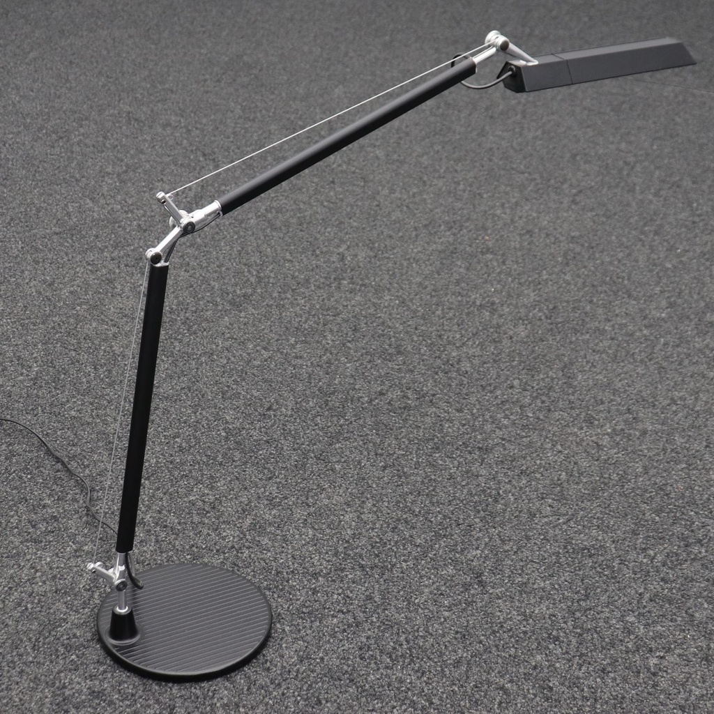 Table lamps Artemide Tolomeo Video
