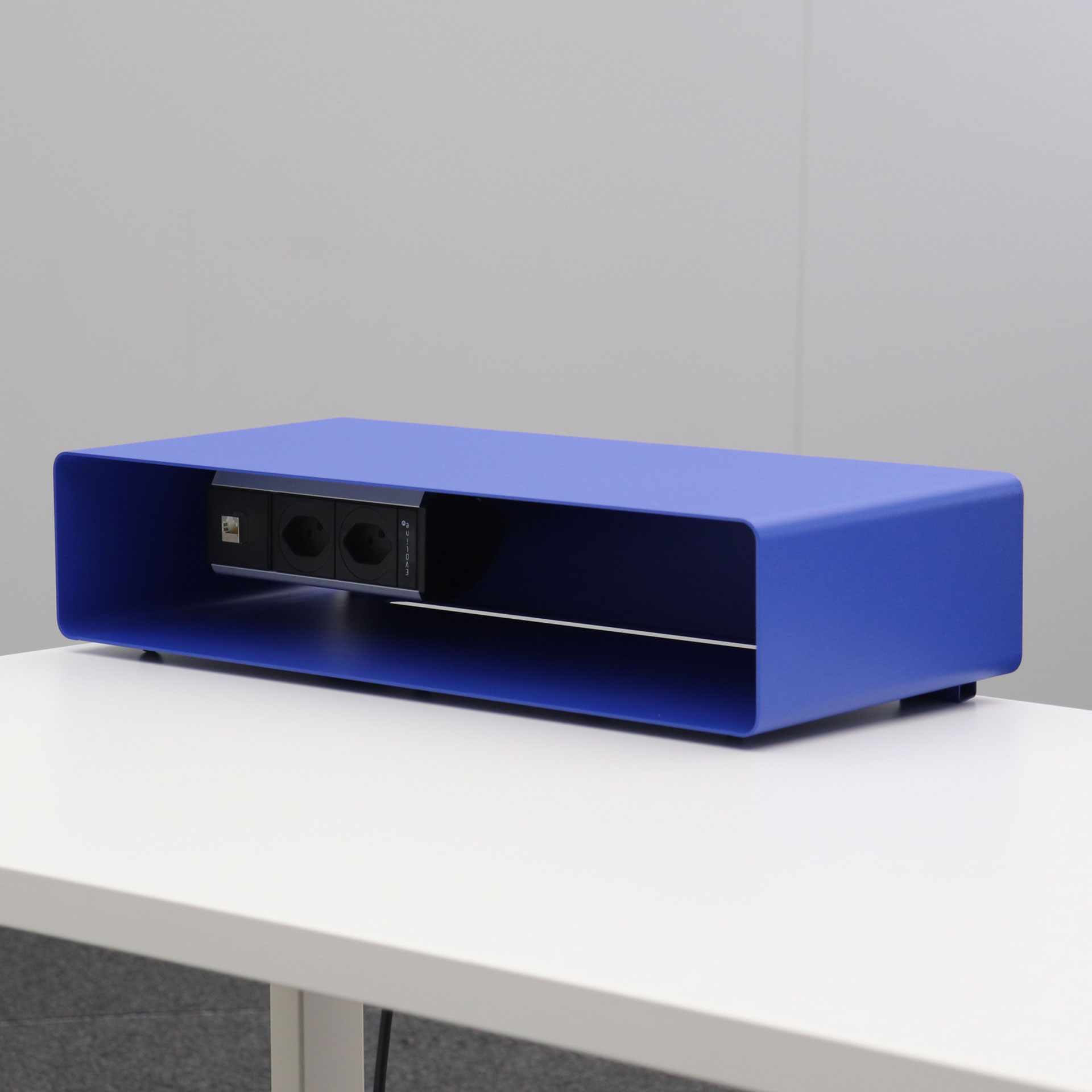 Steckdosenleiste Box Lista LO  (Blau, Normal gebraucht)